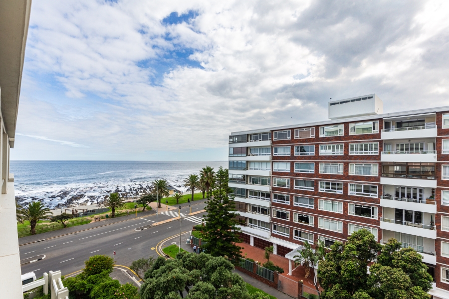 To Let 3 Bedroom Property for Rent in Sea Point Western Cape